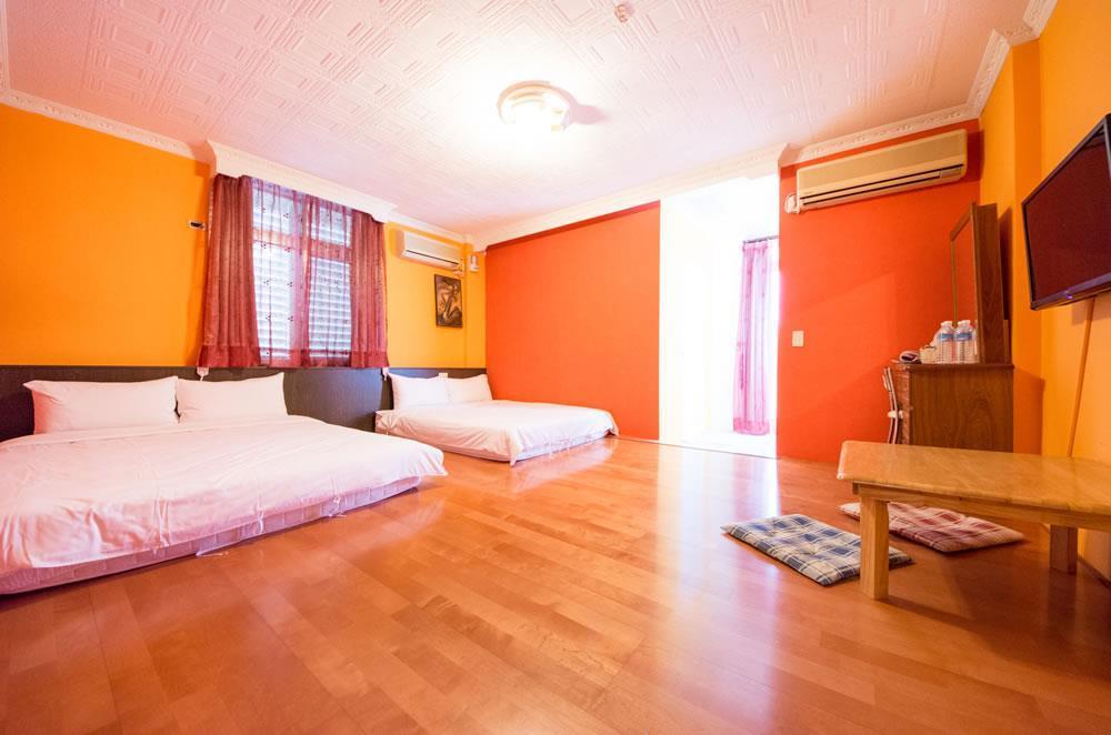 Dog House Bed & Breakfast Taitung Bagian luar foto