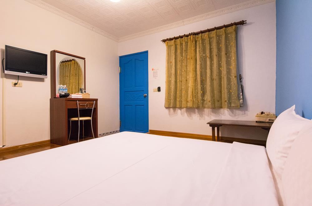 Dog House Bed & Breakfast Taitung Bagian luar foto