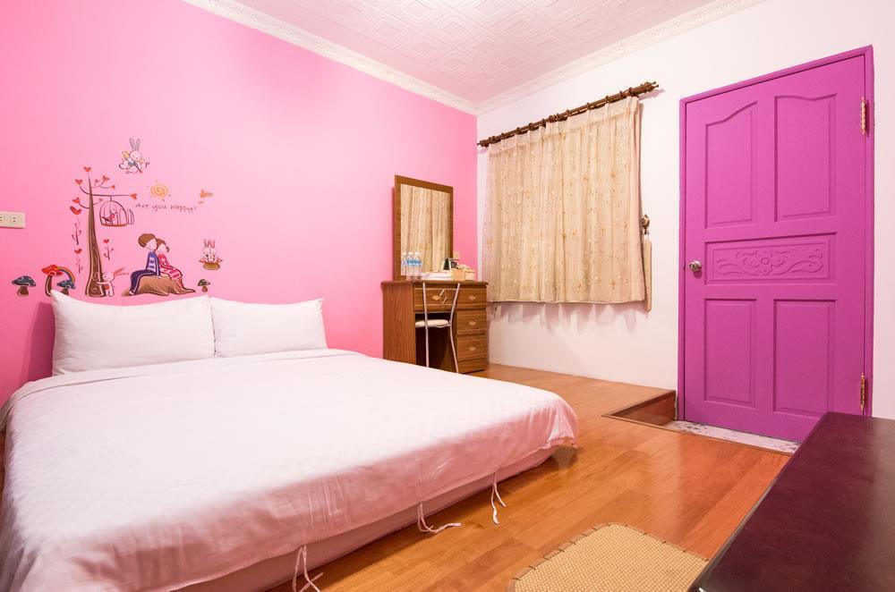 Dog House Bed & Breakfast Taitung Bagian luar foto
